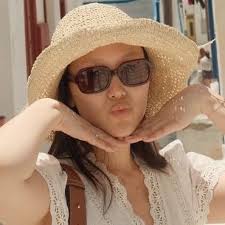 julia (@blondeinromance)