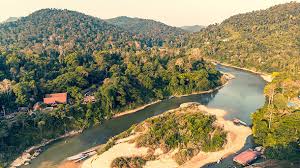Di hulu sungai ini terdapat taman negara yang dapat dilalui menggunakan rakit dan bot kecil. Negeri Yang Terbesar Di Semenanjung Malaysia Pahang Adalah Sebuah Negeri Yang Cukup Bertuah Kaya Dengan Kawasan Tanah Tinggi Dengan Oksigen Menyegarkan Hutan Rimba Dengan Flora Dan Fauna Yang Terpelihara Pantai Pantai Dengan