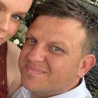 60+ perfiles de «Towle»