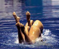 Synchronschwimmerinnen recken ihre Popos aus dem Wasser - Synchronschwimmen  Damen FINA Worldcup 200