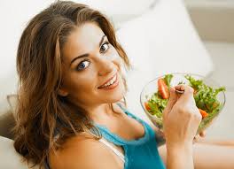 Make Your Salad a Show Stopper by Adding Edible Rose Petals! (Vegan Salad  Recipe)