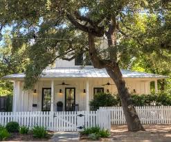 Modern Farmhouse For Sale In Austin Farmhouse Cottage Modern Farmhouse Modern Farmhouse Exterior
