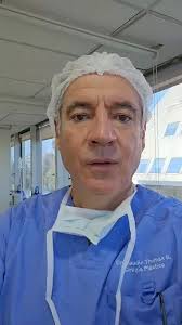 Buen inicio de semana para todos., Puedes reservar tu hora a los siguientes  teléfonos 222452551 o +56983833542, #clínicathomas #drthomas  #cirugiaplastica #medicinaestetica #cirujanoplasticocertificado ...