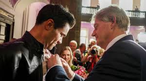 Op het huwelijk waren enkele bekende wielergasten aanwezig. 24 Fascinating Things About Tom Dumoulin You Didn T Know