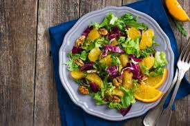 L'insalata di arance è proprio una bella e buona idea quando si vuol presentare qualcosa che possa stupire gli ospiti ma che sia anche semplice! Insalata Arance E Noci Ginger Tomato