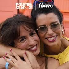 Carol y su amiga Claudia Benito Comas en el @primavera_sound la semana  pasada 😍😍😍 IG: somosflowo #carolrovira #primavera_sound #carolrovirafans