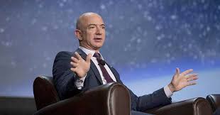 Orang terkaya di dunia 2017 kembali di realeas forbes. Punya Harta Rp1 351 Triliun Jeff Bezos Jadi Orang Terkaya Di Dunia Okezone Techno