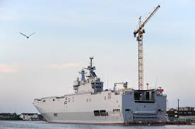 Sous la pression de ses partenaires, notamment américains, hostiles à la livraison des deux bâtiments de projection et de commandement (bpc) en un refus de livrer les deux navires mistral commandés par la russie, dont la vente représente un montant d'1,2 milliard d'euros, pourrait obliger. La France Reporte La Livraison Du Mistral A La Russie Sud Radio