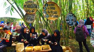 Wisata Unik Pasar Papringan Yang Mengusung Tema Kearifan Lokal Empati Pembalap