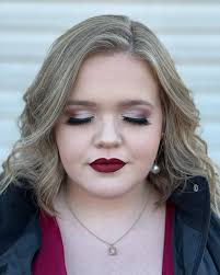 HALEY OAKLEY (@lipsticksandhairspray) • Instagram photos and videos