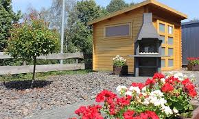 Diese wirkung wird zusätzlich durch ein gartenhaus verstärkt, das im unmittelbaren anschluß. Gartenhaus Nutzen Und Baurechtliches Holz Vom Fach