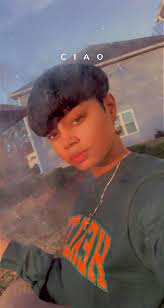Stu On Twitter Yal Really Bringing These 90s Styles Back Black Women Finna Dominate Black Women Short Hairstyles Black Women Hairstyles Short Hair Styles