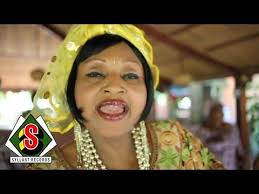 Mbilia bel est une chanteuse congolaise (rdc) célèbre. Mbilia Bel Faux Pas Los Tres Golpes Clip Officiel Youtube Musique Congolaise Clip Musique