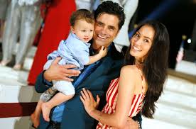John Stamos & His Family Sing 'It's A Small World'