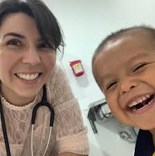 La tecleadera. : Lucía Casanova, la doctora corazón de los niños