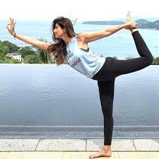 Chakki chalanasana shilpa shetty kundra yoga the art of balance. 10 Stunning Pictures Of Shilpa Shetty In Yoga Poses