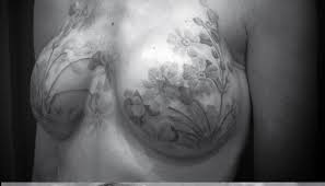 Years ago, tattoo artist david allen was approached by a client with an unusual request. Breast Cancer Survivor S Scars Are Beautifully Concealed By Tattoo Artist Artfido