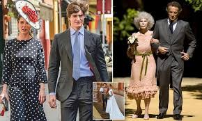 Es hija de juan carlos corsini muñoz de rivera y mónica de lacalle rubio. Count Of Osorno And Belen Corsini De Lacalle Get Engaged Daily Mail Online