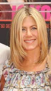 Jennifer Aniston S Layered Bob Shoulder Length By Shannon Jennifer Aniston Hair Friends Jennifer Aniston Hair Below Shoulder Length Hair