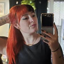 Carlyle Button (@carlyle.lynchbenjamin) • Facebook, Connect with friends