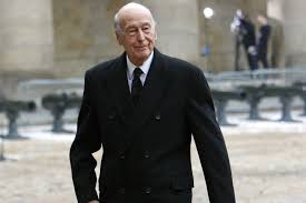 Valery giscard d'estaing, the president of france from 1974 to 1981 who became a champion of european integration, died on wednesday. Giscard D Estaing Ne Pense Pas Que Marine Le Pen Ait Sa Place Sur L Ile De Sein Le 18 Juin