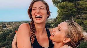 Lorella cuccarini perde le staffe lorella cuccarini si è arrabbia molto. Amici Avete Mai Visto Sara La Bellissima Figlia Di Lorella Cuccarini