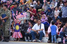 Malam tirakatan atau malam tuguran ini merupakan salah satu dari seluruh rangkaian acara peringatan hari kemerdekaan ri, yang biasanya dilaksanakan selama satu bulan penuh di bulan. Sambutan Hari Kebangsaan Negeri Sembilan Meriah Malaysia Aktif