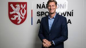 Albert černý (31) se ve čtvrté epizodě show tvoje tvář má známý hlas předvede v senzační proměně. 9x2kuvv4hno5rm