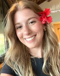 Sarah Finkle's Instagram, Twitter & Facebook