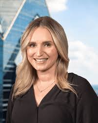 Kristin Fink's Instagram, Twitter & Facebook