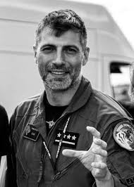 Teknologi - Mayor Maciej “SLAB” Krakowian, pilot Tim Demo F-16 Tiger Polandia. | Facebook