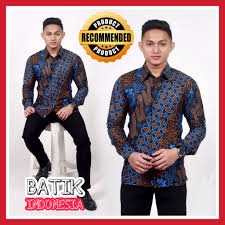 Aneka desain model batik wanita sendiri jika dilihat dari tampilan sama dengan desain model batik pria, namun perbedaan yang sangat mencolok antara keduanya yaitu dari segi kombinasi dan model yang beragam. Kemeja Batik Baju Pria Pekalongan Lengan Panjang Model Desain Modern Terbaru Murah 07 Shopee Indonesia