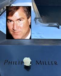 Brooklyn-born Karen Renda lived in New Springville, Staten Island, with her  husband, Charles. While their two sons were growing up, Renda was a  full-time homemaker known for her cooking and craft skills.
