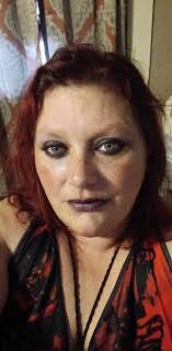 Amanda Blain's Instagram, Twitter & Facebook