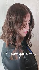 Pues si...son épocas de cambios...aquí tenéis a la bella @yanigp26_ que  paso de rubia a morena...pero pronto volverá al rubio🤣🤣.. pero con  nuestro maravilloso gloss todo es posible🫶🫶, ., ., ., ., ...