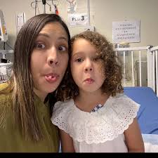 Lanzarme en la aventura de tener la clínica estuvo llena de muchos retos,  grandes sacrificios, mucha disciplina y continúo aprendizaje cada día.  Luego de la apertura a 3 meses de comenzar a