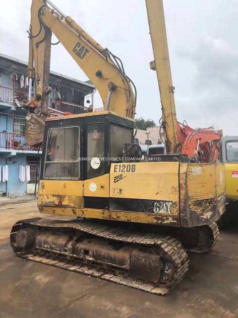 Caterpillar E120B Excavator