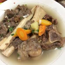 Di samping itu keurupuk meuliëng asal pidie yang terkenal gurih, dodoi sabang yang dibuat dengan aneka rasa, bu leukat boh driën (ketan durian), serta bolu manis asal peukan bada dan ruti samahani aceh besar juga bisa jadi andalan bagi aceh. Warung Sate Kambing Pak Bustaman Suyatno Matraman Qraved