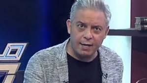 معتز مطر هو صحفي وإعلامي مصري ذاع صيته بعد الثورة المصرية عبر برنامجه مع معتز على قناة الشرق ، واشتهر بنقده اللاذع للحكومة المصرية بعد الانقلاب العسكري وللحكومات. Ù…Ø¹ØªØ² Ù…Ø·Ø± Ù‚Ù†Ø§Ø© ØµØ¯Ù‰ Ø§Ù„Ø¨Ù„Ø¯