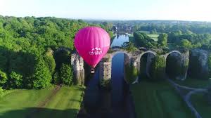 The pair flew from the center of paris to the suburbs, about 5.5 miles (9 km), in 25 minutes. Aerfun Paris Balloons Services Facebook
