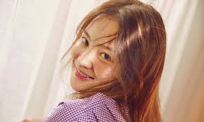 Lâu lắm rồi mới thấy Lee Hi rạng rỡ đến thế: Nụ cười tít mắt này chẳng có  được năm tháng dưới trướng YG!