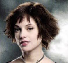 Do Du wanted Ashley to have long oder short hair for playing Alice in  Twilight?