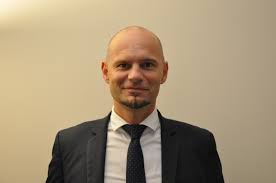 Doté d'un plateau technique hautement performant, le centre hospitalier de perpignan réunit 10 pôles de soins et dispose de 1191 lits et places. Pole Emploi Philippe Soursou Nouveau Directeur Territorial Des Pyrenees Orientales Le Journal Catalan