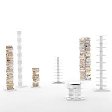 Das bücherregal ptolomeo ist eine einfache metallsäule, an der dünne regale, auch aus metall, befestigt sind. Opinion Ciatti Original Ptolomeo Bucherregal