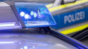 24-Jähriger stirbt bei Wartungsarbeiten: Heberoboter klemmt ihn am Hals ein — Kreiszeitung