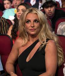 Aug 03, 2021 · britney spears just told a long, bizarre story about getting locked in her bathroom in the middle of the night. Britney Spears Fans Think She Looked Annoyed In Clips Of Jamie Lynn S 2017 Tribute Performance Glamour