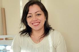 Karen Paz's Instagram, Twitter & Facebook