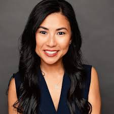 Danielle Kleist's Instagram, Twitter & Facebook