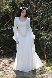 Lady Of Shalott Dress Pre Raphaelite Waterhouse Inspired Medieval Pagan Wedding Dress Pagan Wedding Dresses Pagan Wedding Dresses