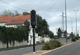 La perte de points s'applique sur un capital initial de 12 points pour un permis définitif et de 6, 8, 9 ou 10 points pour les jeunes conducteurs en permis. Aubiere Radar Tourelle D2099 Avenue De La Margeride